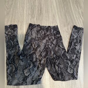 Snakeskin Print athletic Leggings
